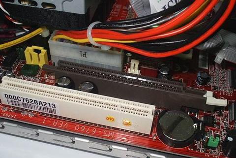 電腦主板上CLRTC針腳的作用與使用指南